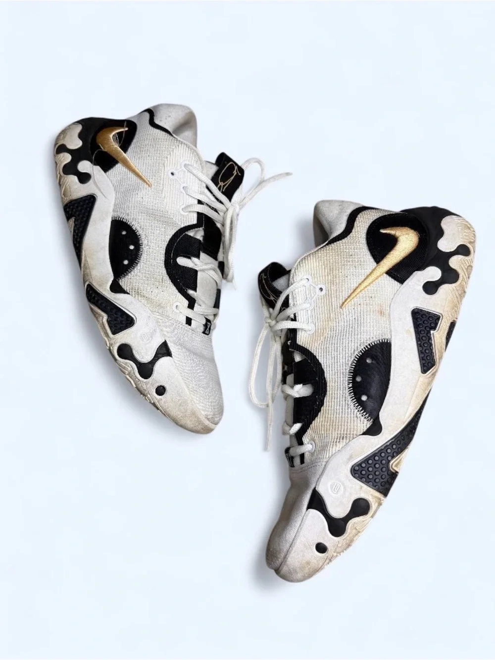 Nike Men's PG 6 White and Black Sneakers with Gold Swoosh